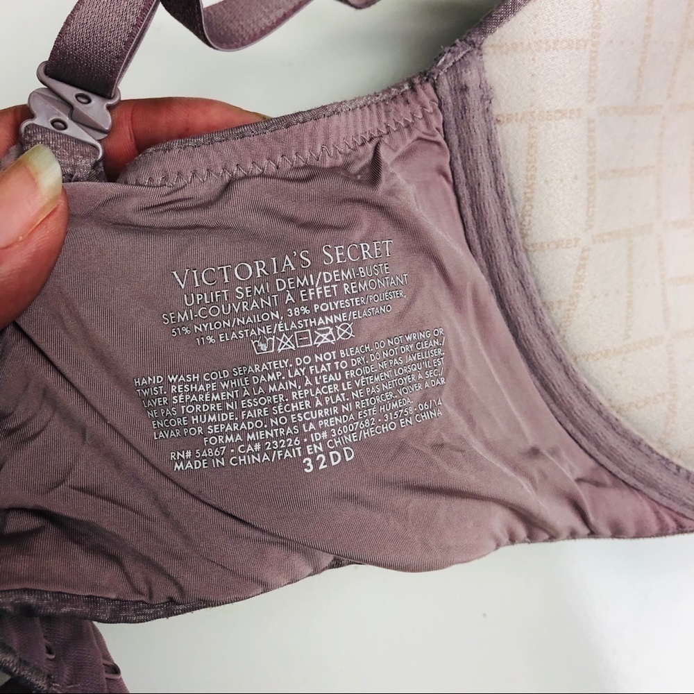 Victoria’s Secret Uplift Semi‎ Demi 32DD - Picture 3 of 6